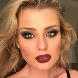 Sophie from London | Woman | 34 years old | Sagittarius