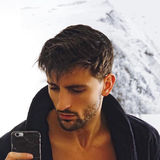 Kgxzs from Dubai | Man | 74 years old | Capricorn