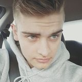 Lpavelka from Mason City | Man | 28 years old | Cancer