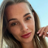 Anne from Seattle | Woman | 40 years old | Capricorn