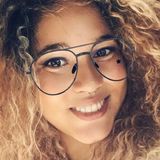Yacinthe from Montreux | Woman | 32 years old | Aries